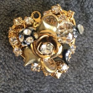 Beautiful gold tone locket, space for 2 photos